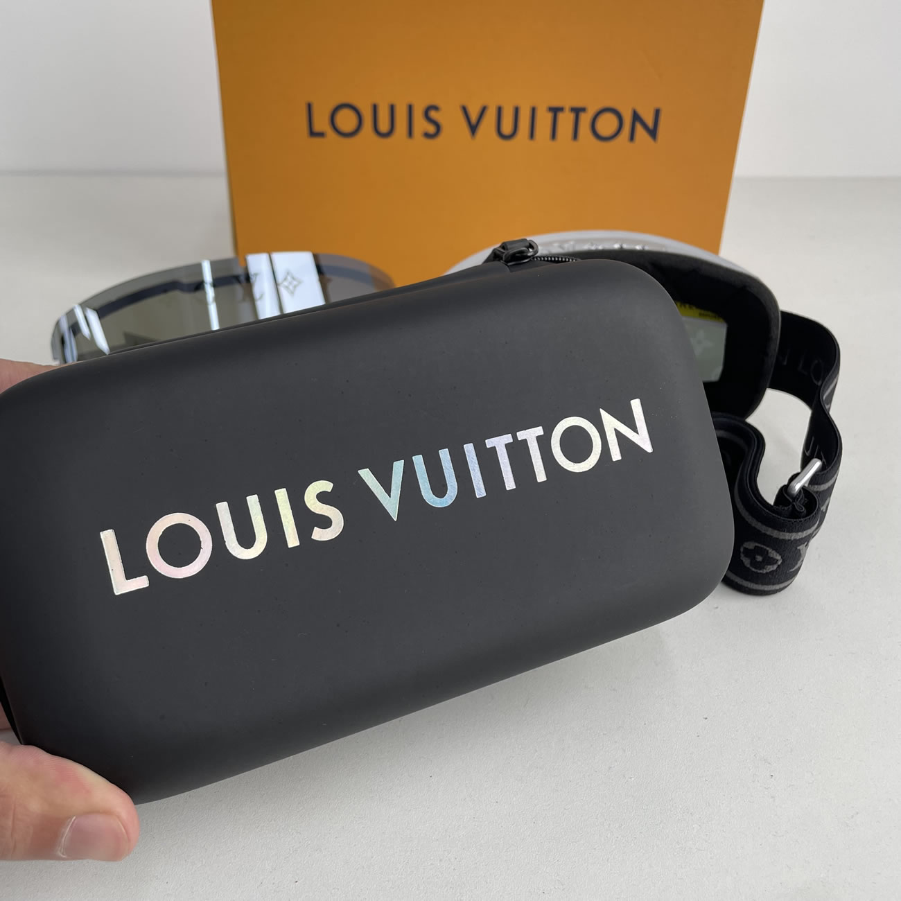 Louis Vuitton Lv Ski Mask Yellow Blue Black Pink Silvery White (18) - newkick.vip